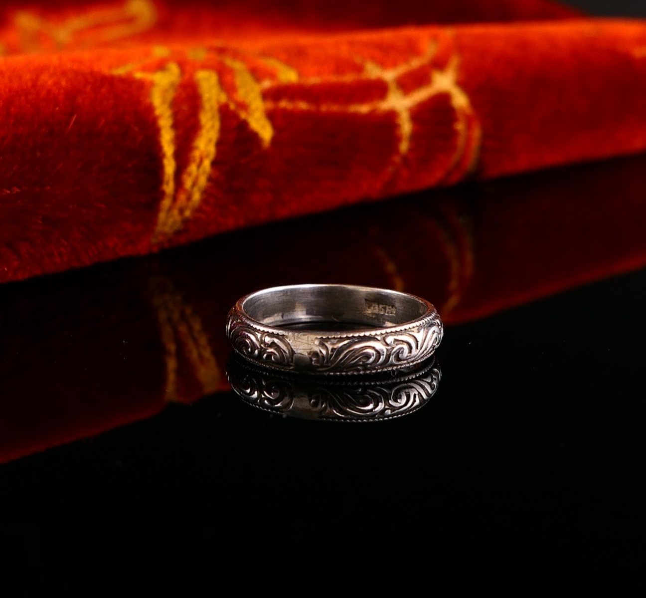 Zarter kleiner Silberring Bandring Florales Dekor 835 Silber Gr. 52 16,5mm Antik