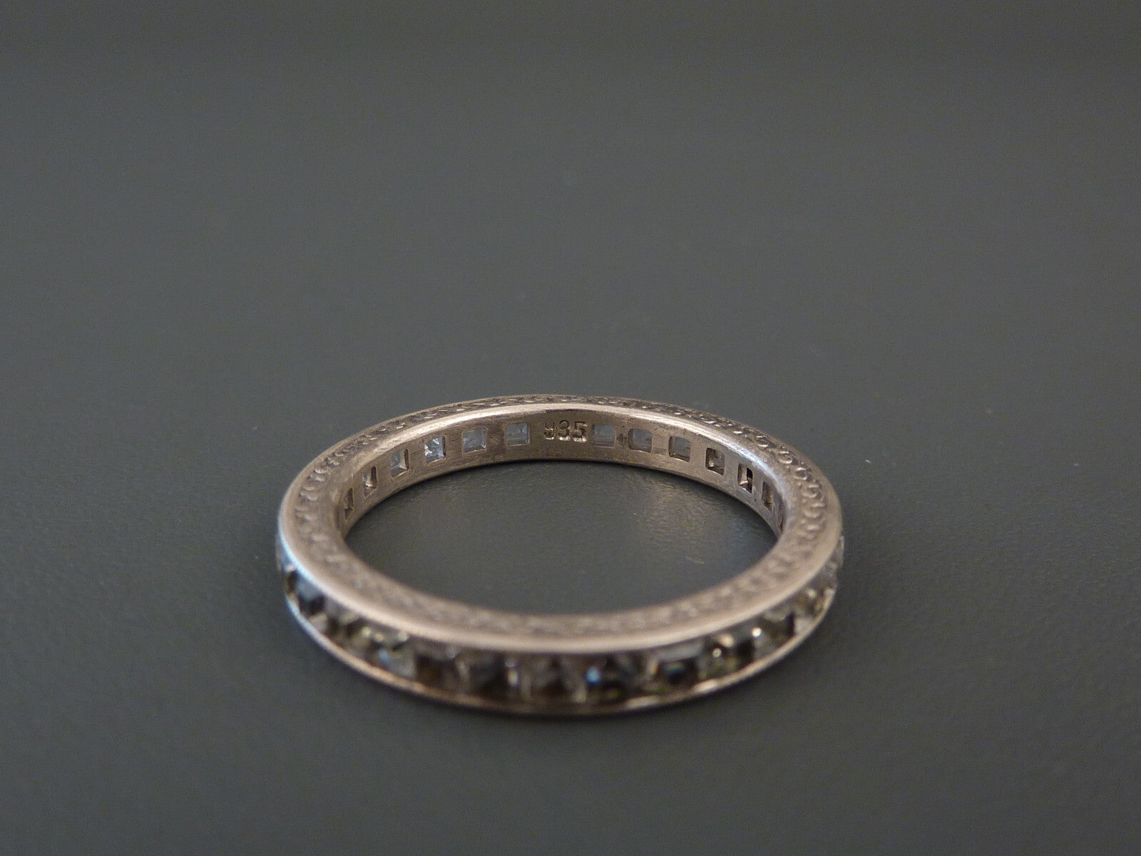 Antikschmuck - Antiker Silber Memoryring mit Strasssteinen aus 935 Silber Gr. 53