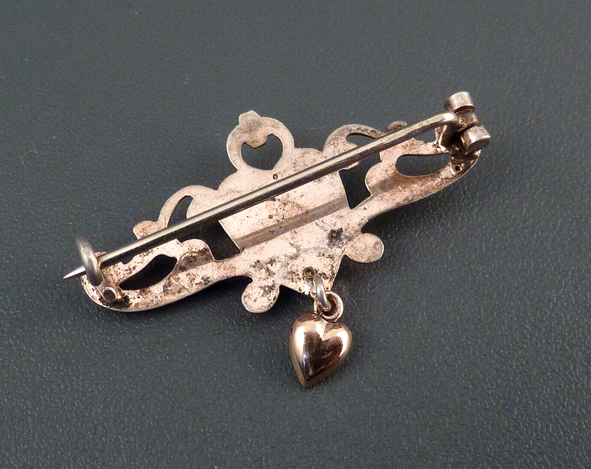 Antike Brosche - Jugendstil um 1900 - Herz Brosche Anstecknadel mit Opal aus Gold-Doublé / Vergoldet