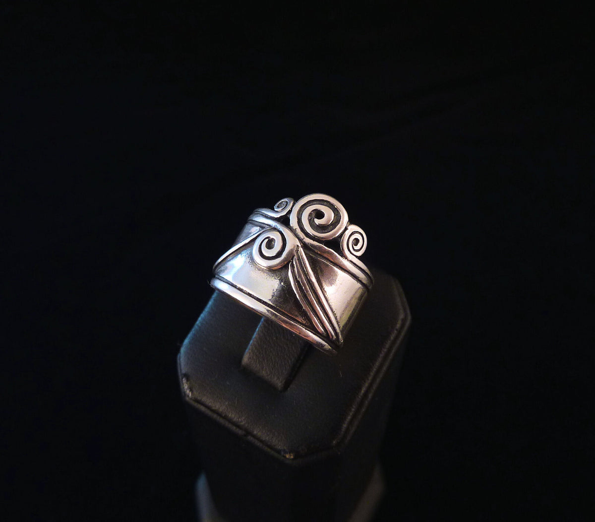Verzierter 925 Silber Bandring Handarbeit Design Silberring gedrehte Bänder Gr. 54
