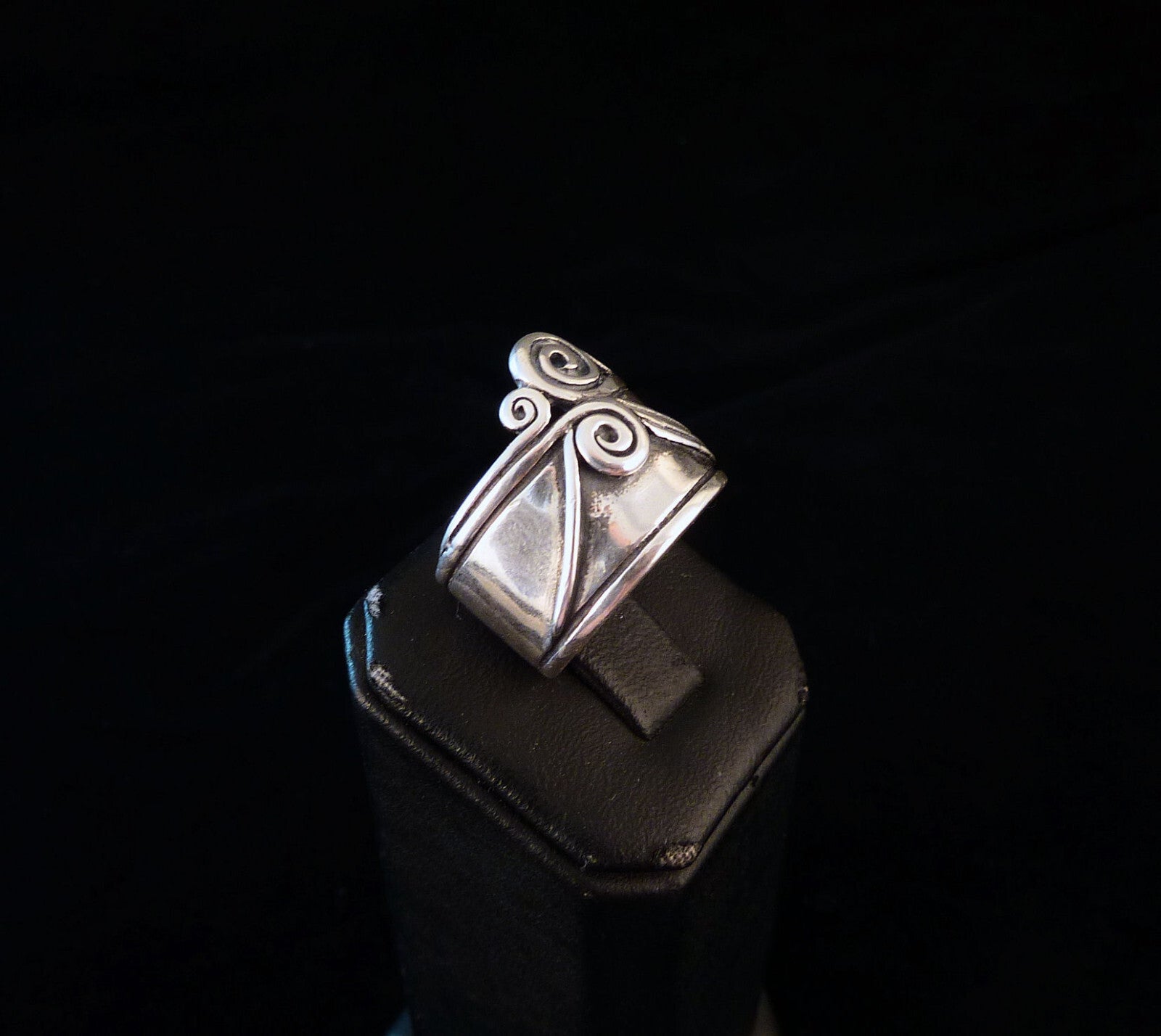 Verzierter 925 Silber Bandring Handarbeit Design Silberring gedrehte Bänder Gr. 54