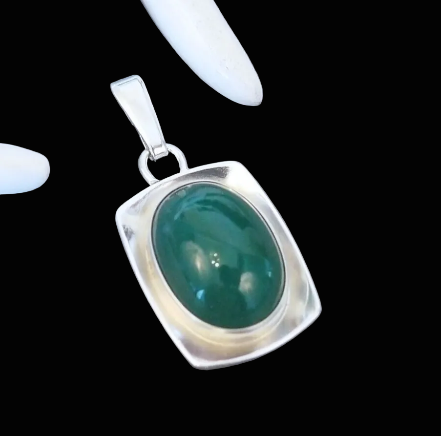 Modernist 835 Silber Damen Anhänger Silber und grüner Achat / Chrysopras Fischland Ostsee Schmuck