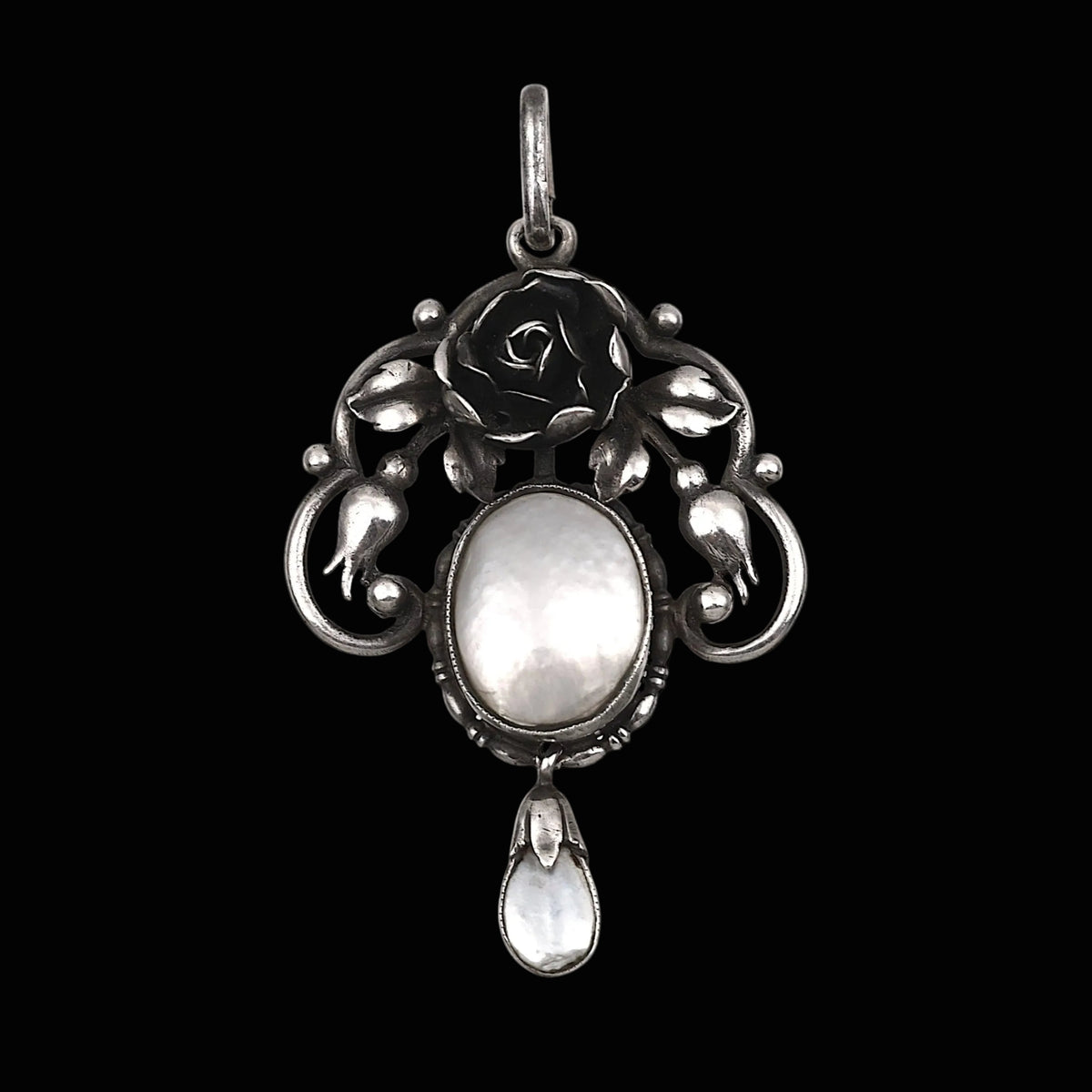 Antiker Anhänger - Jugendstil Rosen Anhänger um 1900 / 1910 mit Perlmutt aus 800 Silber 5,2cm Groß
