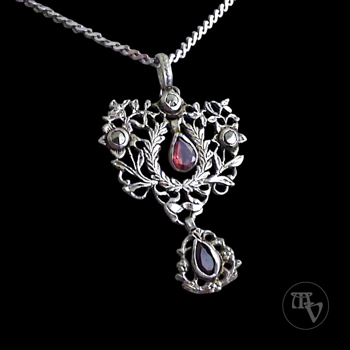 Antiker Anhänger - Neorenaissance um 1880 Amethyste & Markasiten mind. 800 Silber inklusive Kette