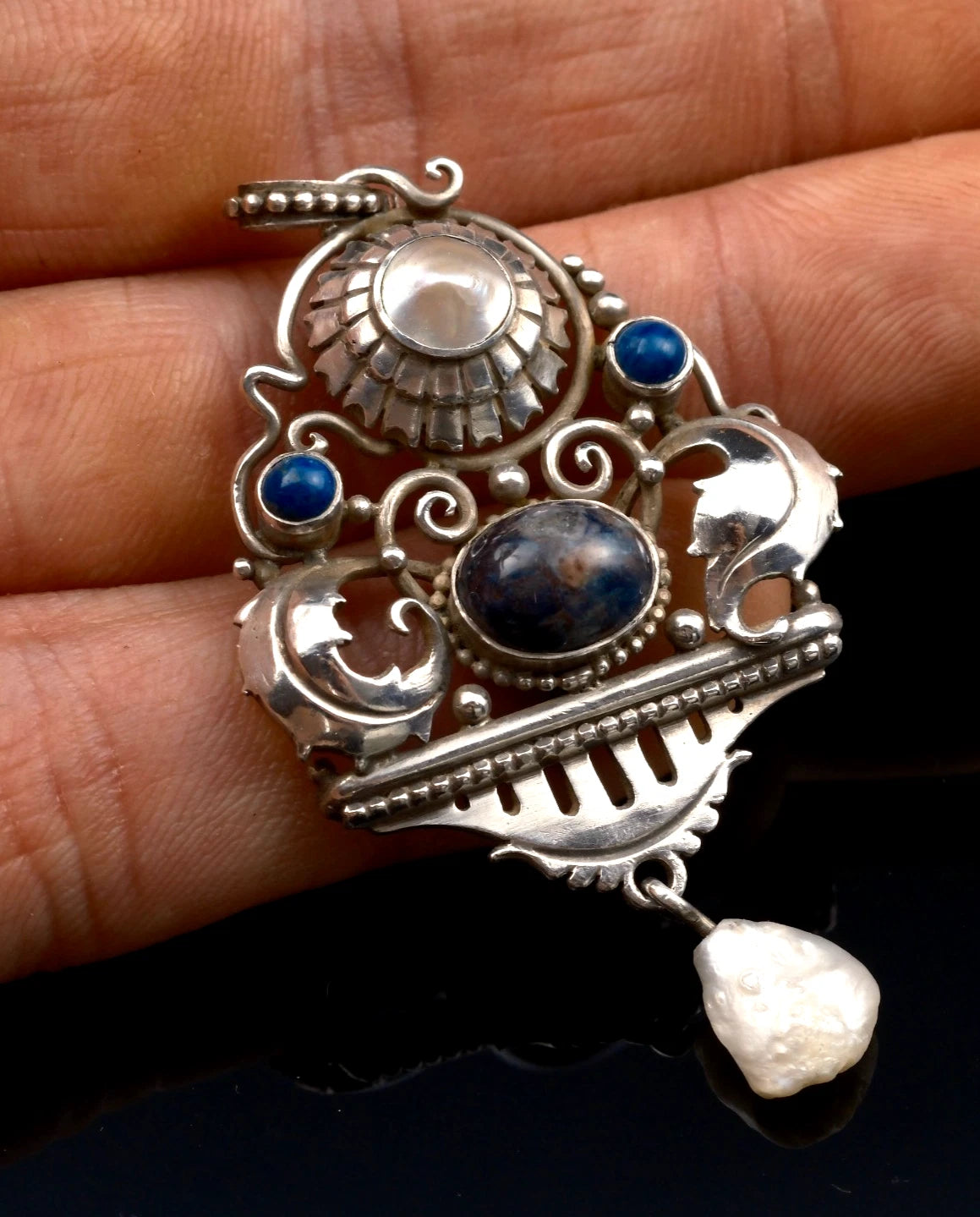 Antiker Anhänger - Feinster Jugendstil Anhänger um 1900 Lapislazuli, Perlmutt & Perle 900 Silber