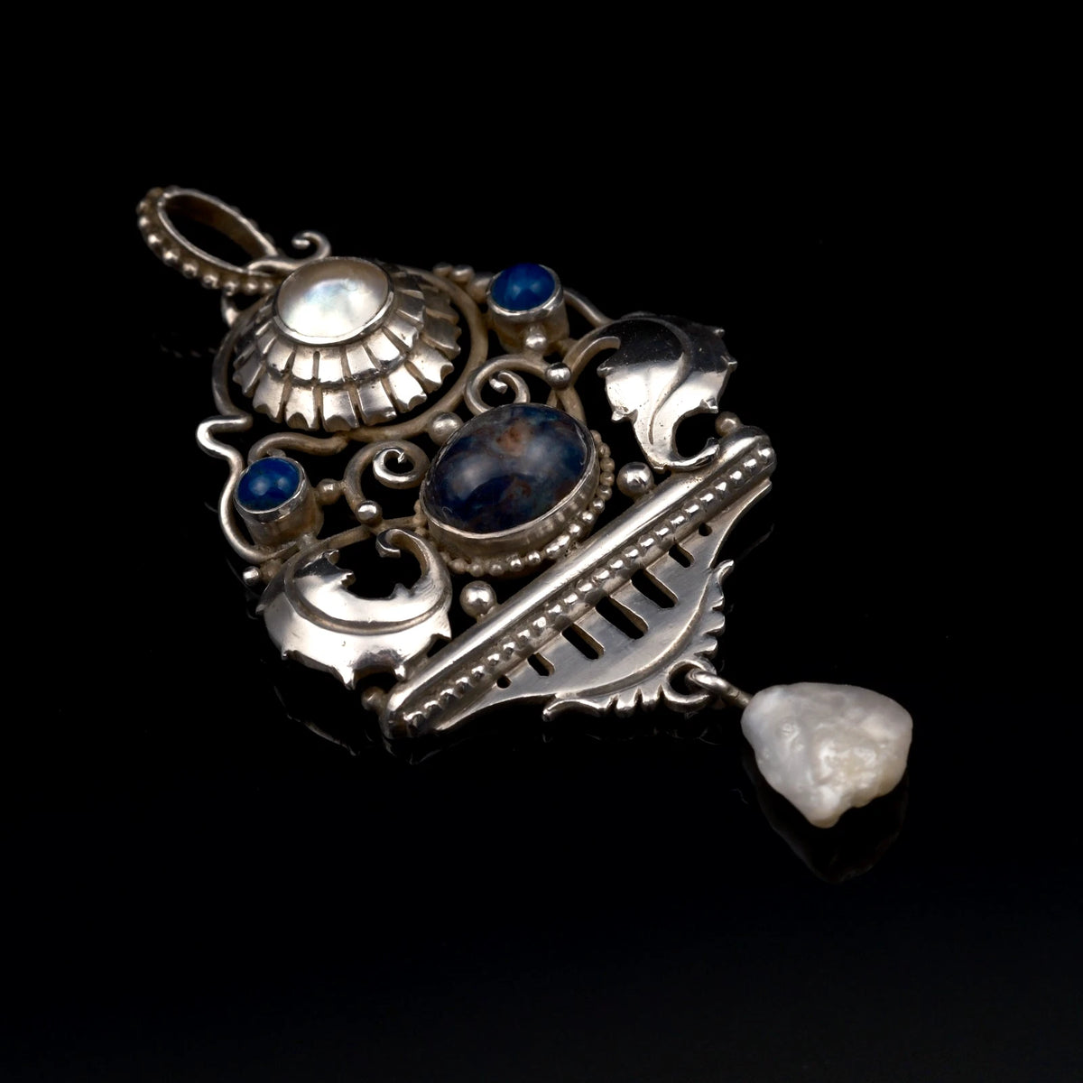 Antiker Anhänger - Feinster Jugendstil Anhänger um 1900 Lapislazuli, Perlmutt & Perle 900 Silber