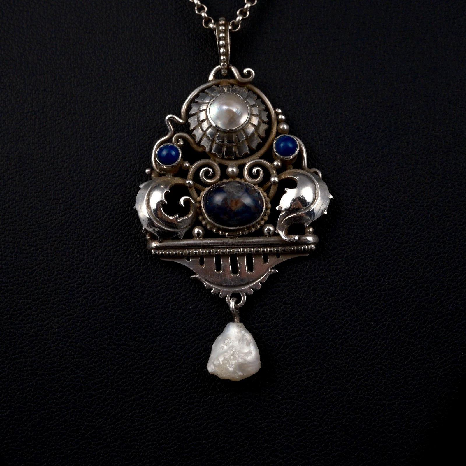 Antiker Anhänger - Feinster Jugendstil Anhänger um 1900 Lapislazuli, Perlmutt & Perle 900 Silber