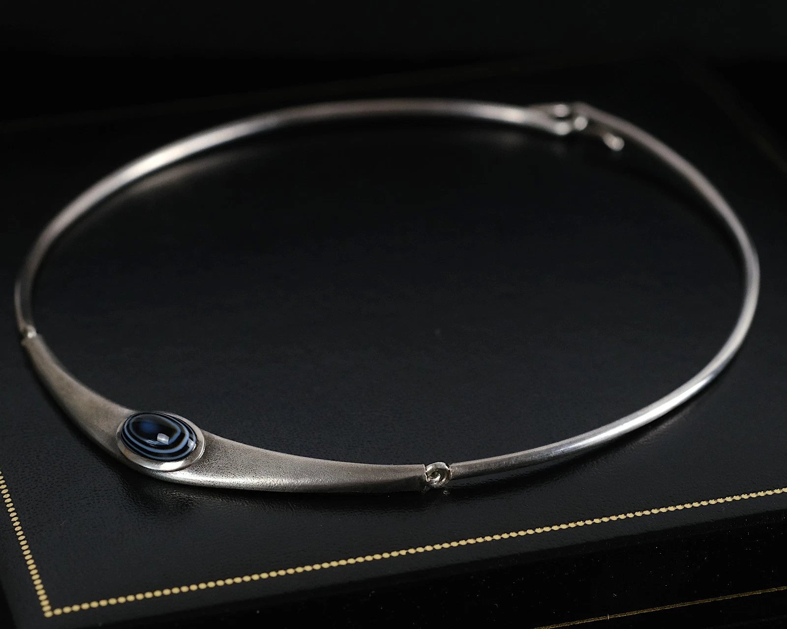 Ehinger Schwarz - Halsreif mit Streifenachat aus 925er Sterling Silber - Collier Halskette 38cm Vintage