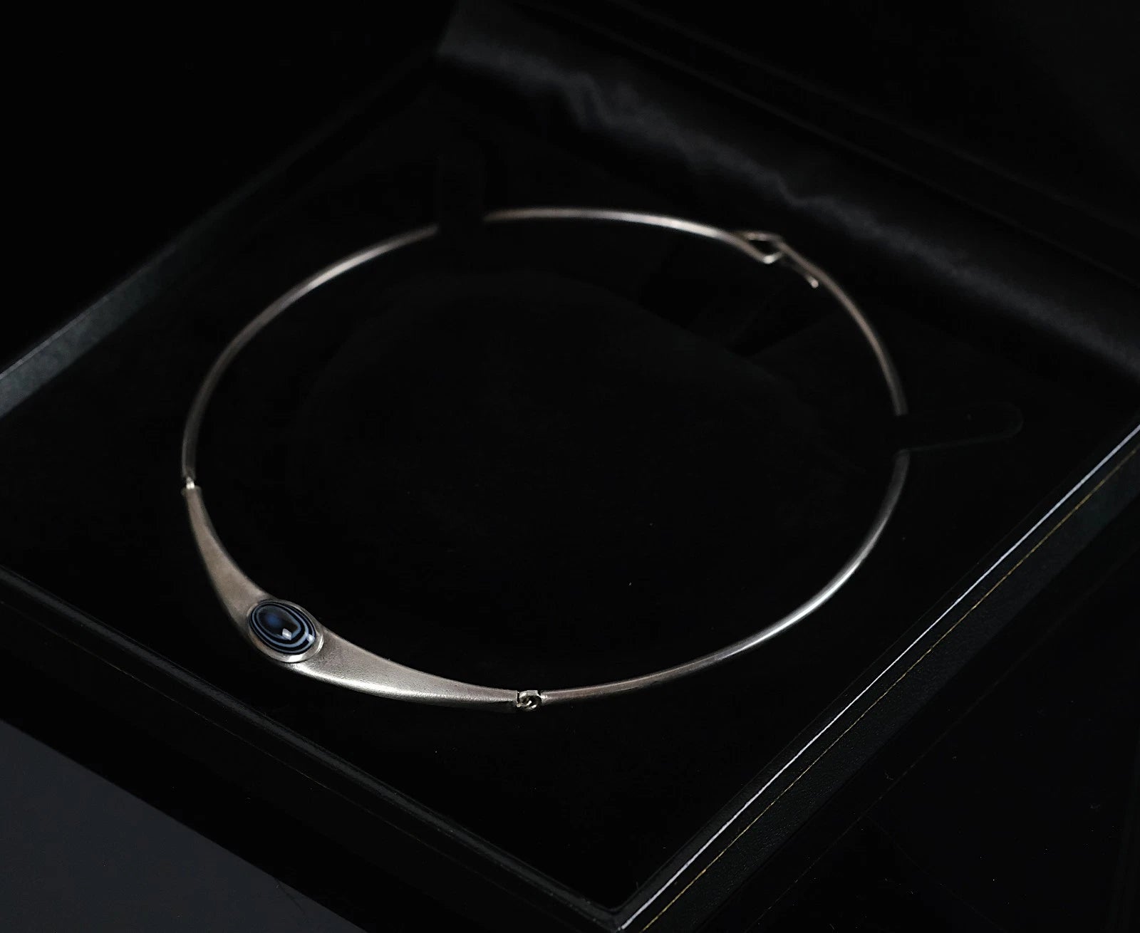 Ehinger Schwarz - Halsreif mit Streifenachat aus 925er Sterling Silber - Collier Halskette 38cm Vintage