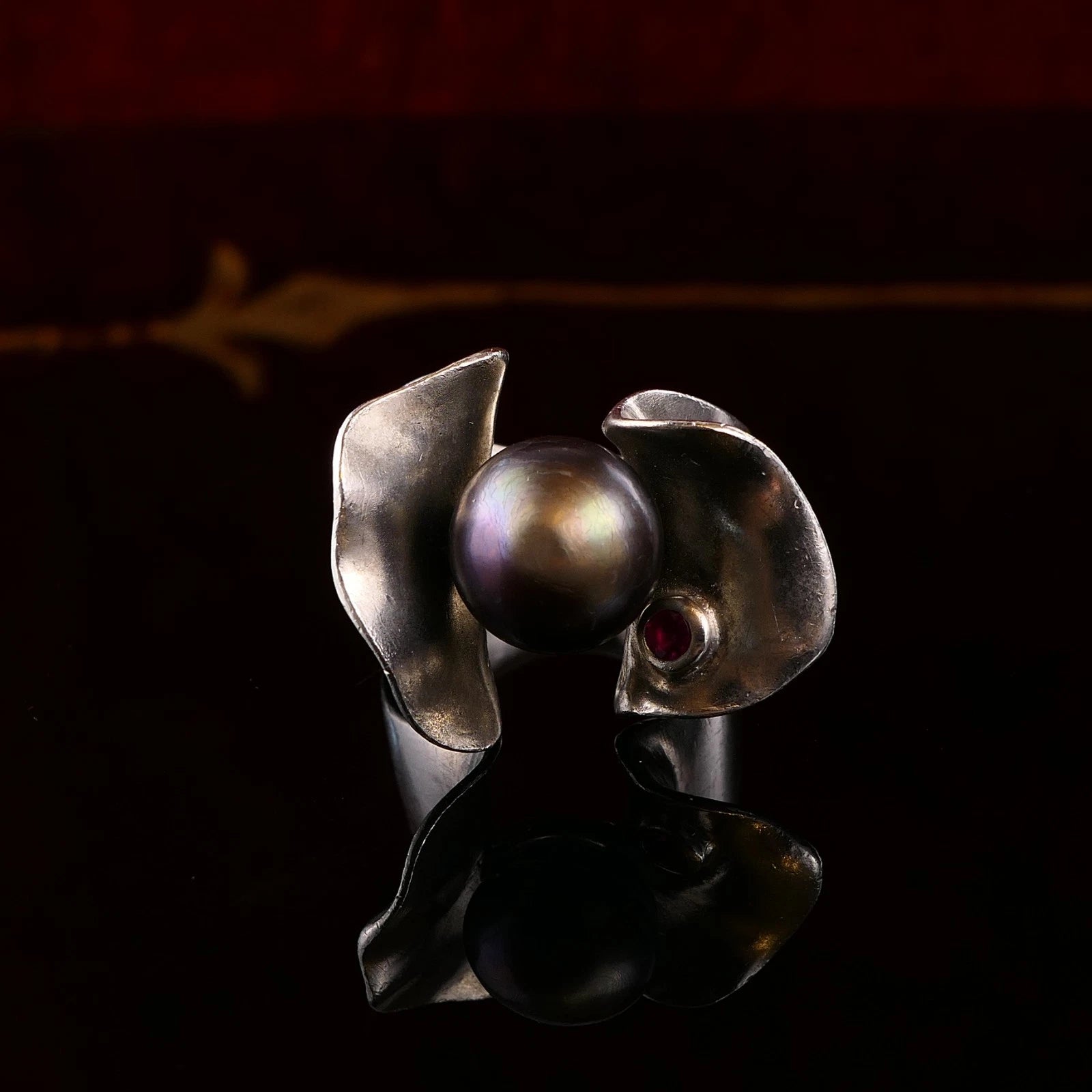 Tahiti-Perle & Rubin - Ring Handgefertigtes Unikat Silberschmiede-Atelier aus 925 Silber – RG 59 (18,8 mm Ø)