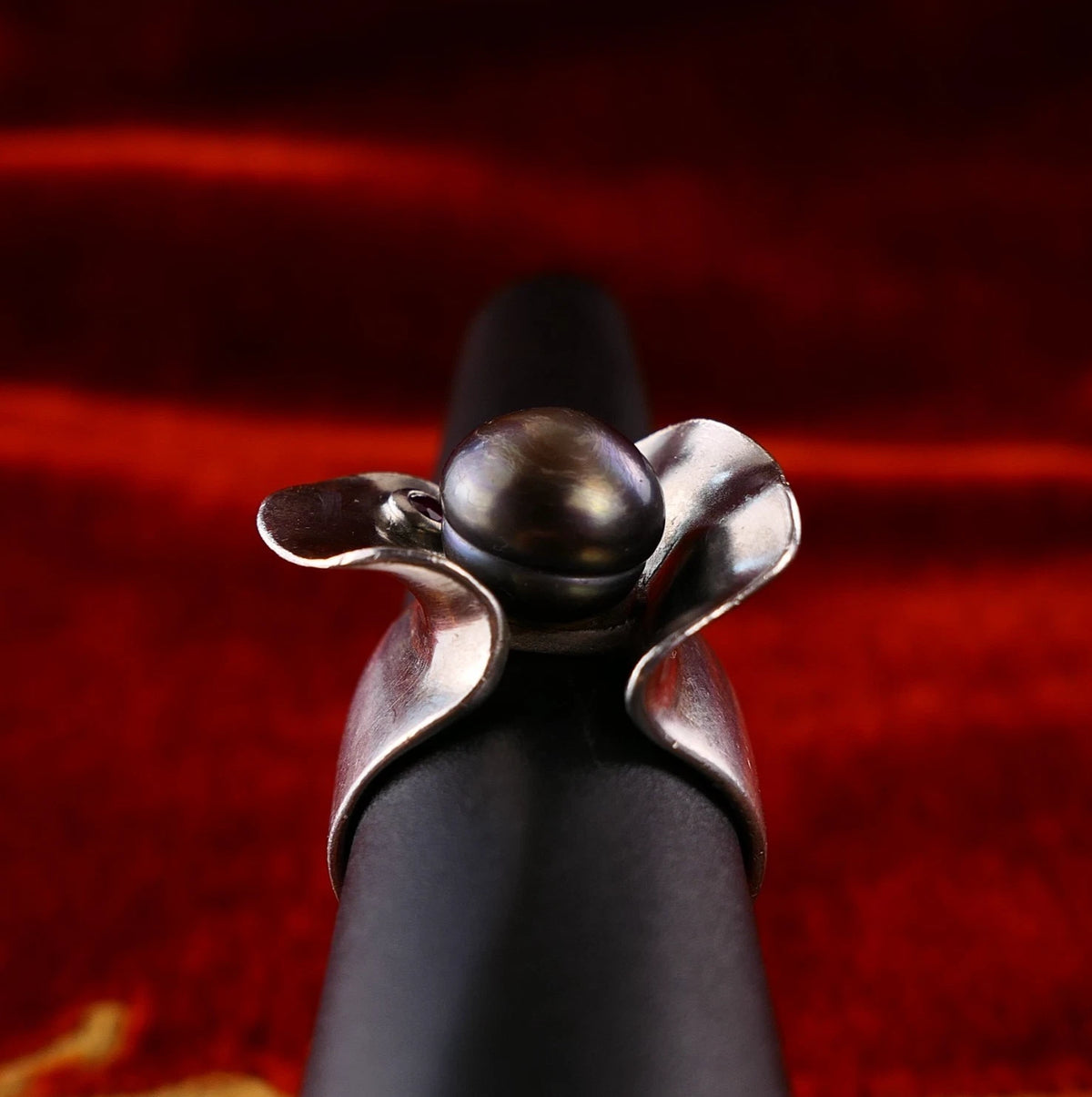 Tahiti-Perle & Rubin - Ring Handgefertigtes Unikat Silberschmiede-Atelier aus 925 Silber – RG 59 (18,8 mm Ø)