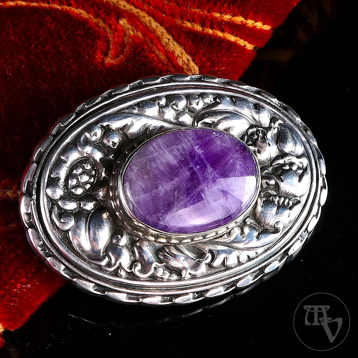 Antike Brosche Jugendstil um 1900 / 1910 - nat. Amethyst und florales Dekor aus 800er Silber