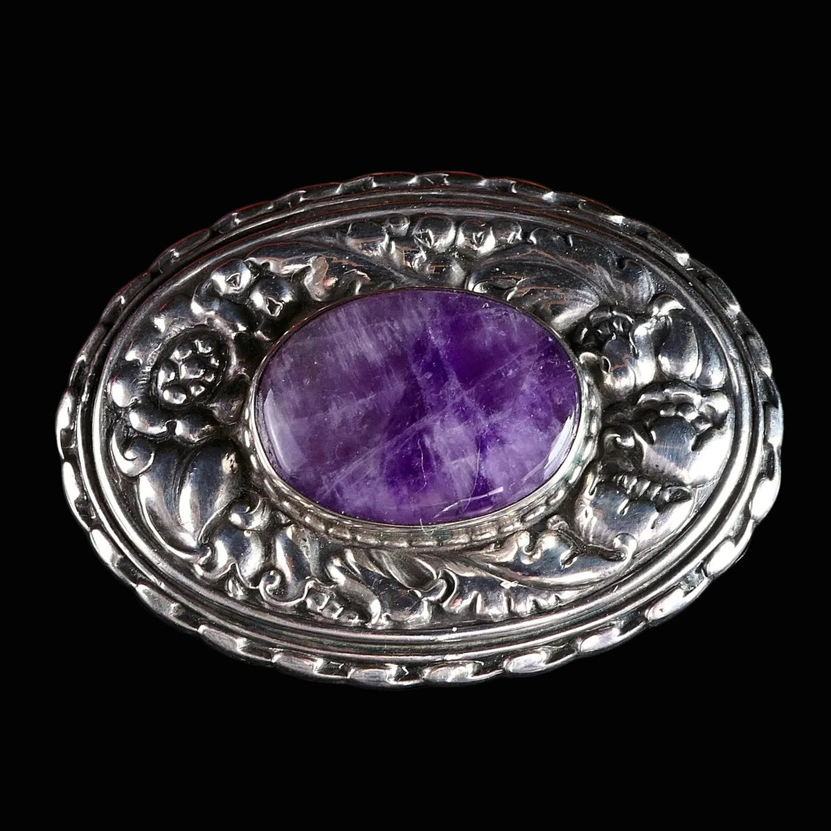 Antike Brosche Jugendstil um 1900 / 1910 - nat. Amethyst und florales Dekor aus 800er Silber