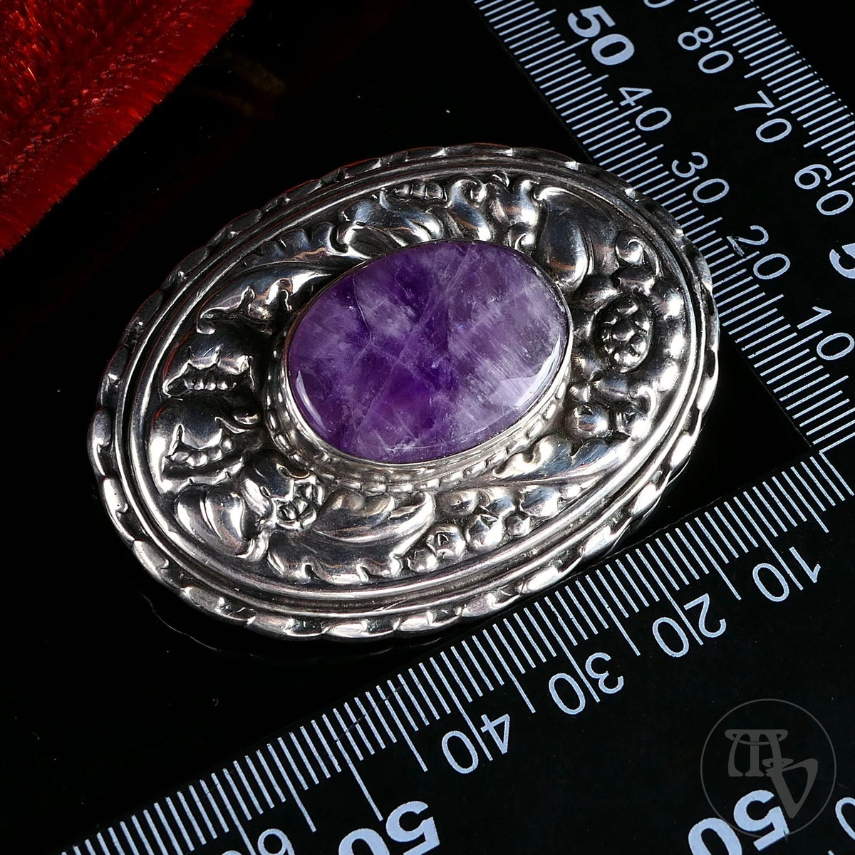 Antike Brosche Jugendstil um 1900 / 1910 - nat. Amethyst und florales Dekor aus 800er Silber