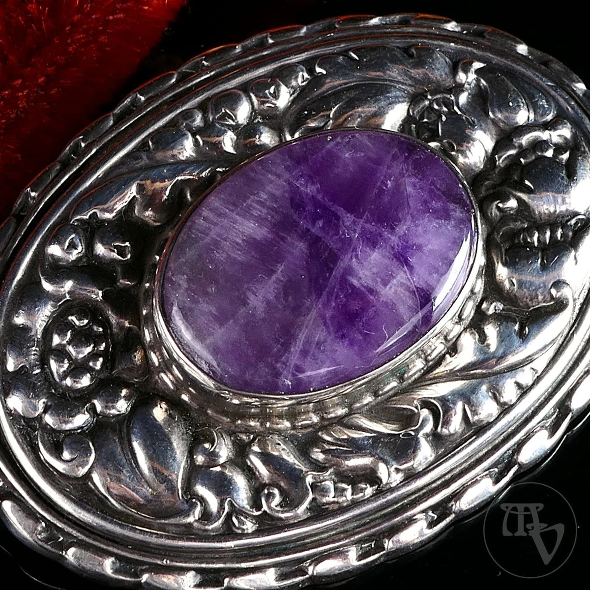 Antike Brosche Jugendstil um 1900 / 1910 - nat. Amethyst und florales Dekor aus 800er Silber