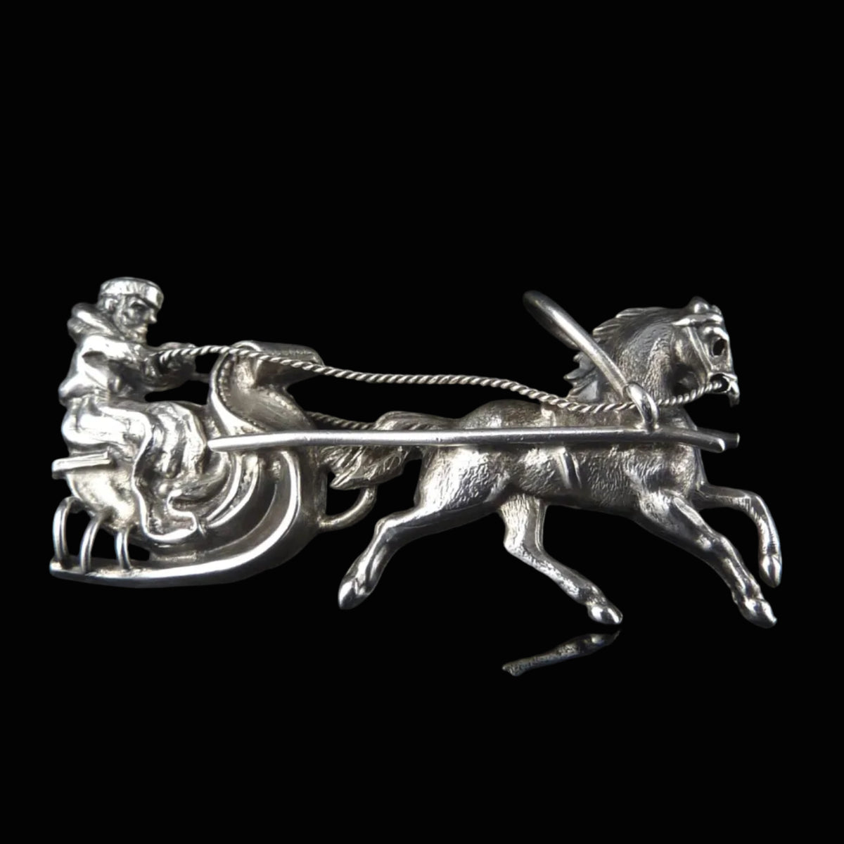 Antike Brosche um 1900 / 1920 - Reiter auf Schlitten mit Pferd / Einspänner aus Silber - wohl Russland