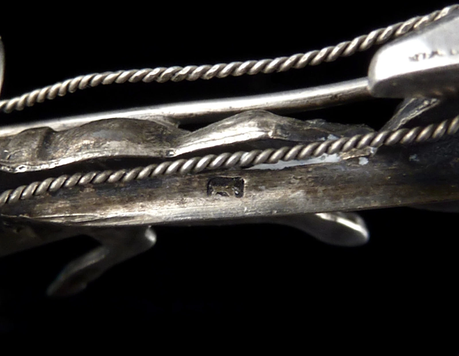Antike Brosche um 1900 / 1920 - Reiter auf Schlitten mit Pferd / Einspänner aus Silber - wohl Russland