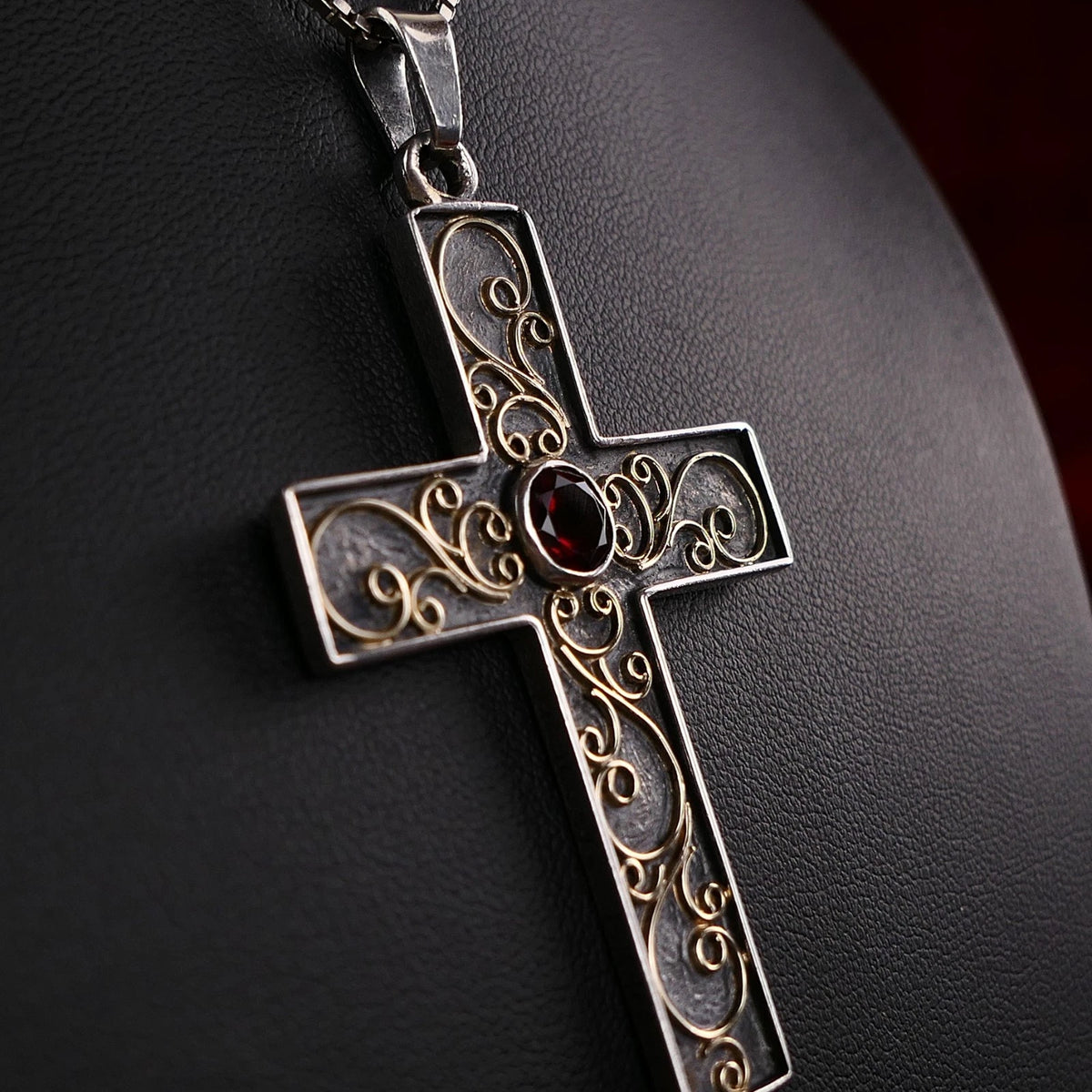 Granat Kreuzanhänger Handarbeit - Großer Kreuzanhänger aus 925 Sterling Silber & Gold - Yigal, Israel