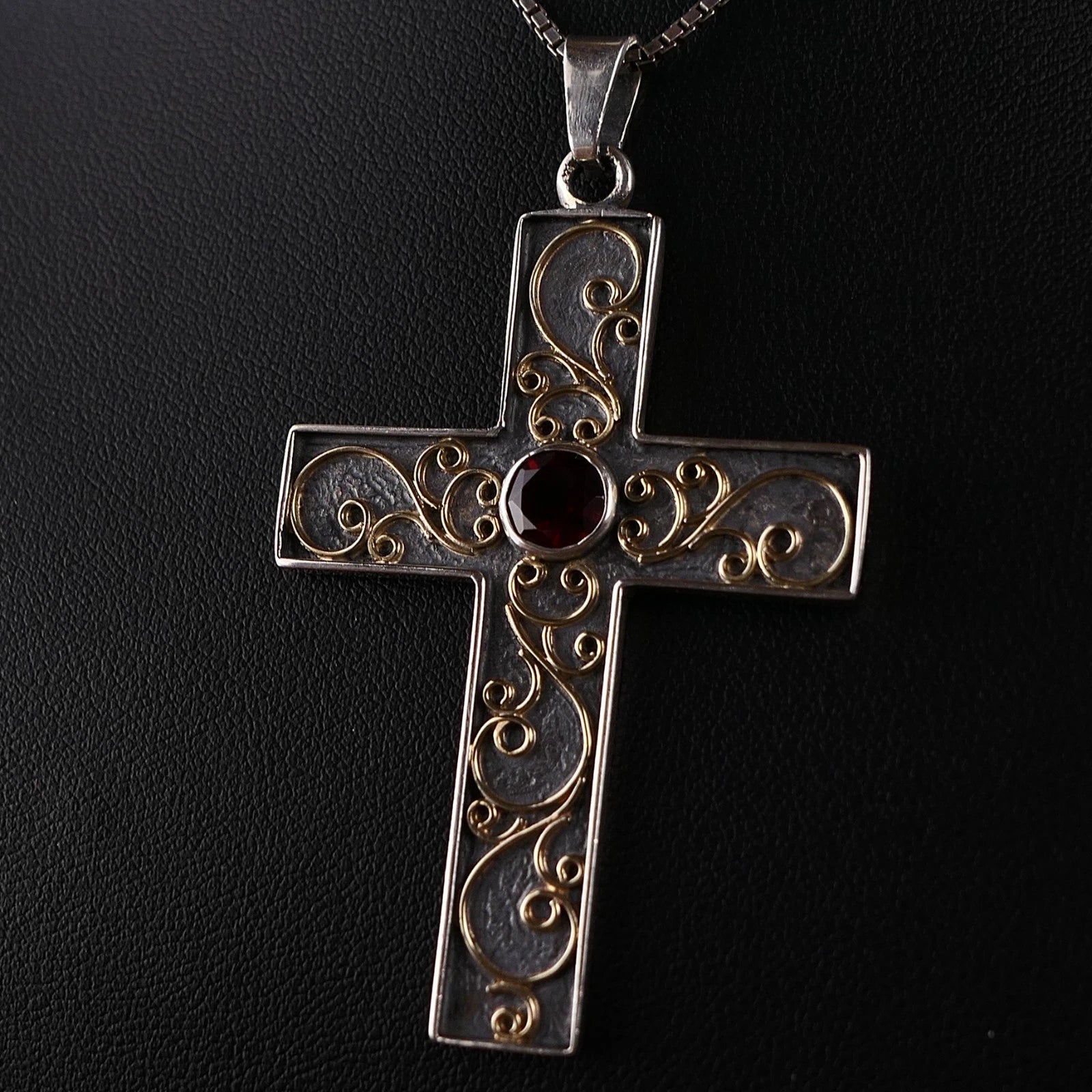 Granat Kreuzanhänger Handarbeit - Großer Kreuzanhänger aus 925 Sterling Silber & Gold - Yigal, Israel