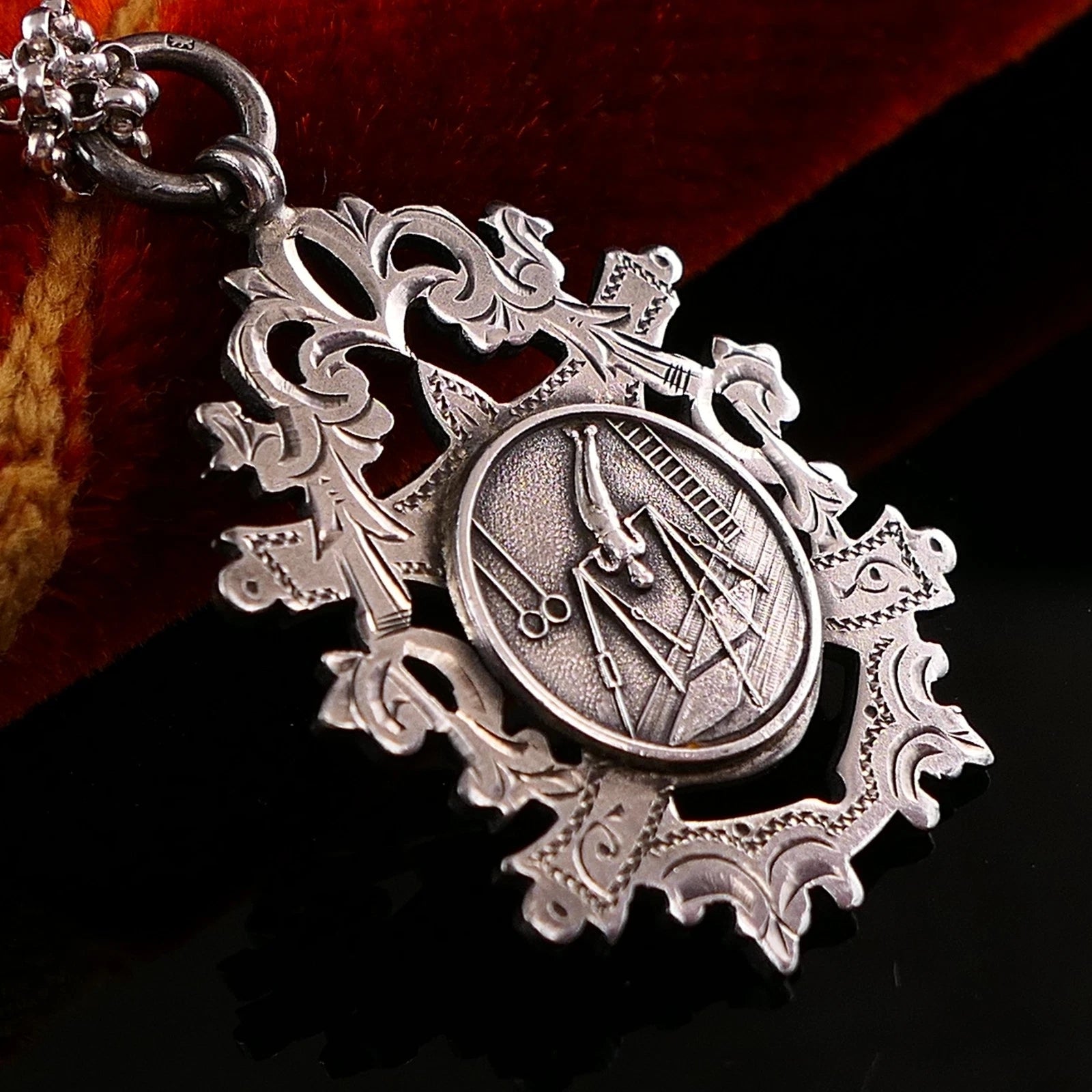 Antiker Anhänger - um 1900 Turner-Anhänger aus mind. 800er Silber punziert „SILVER“ – Turnvereinigung / Turnbewegung