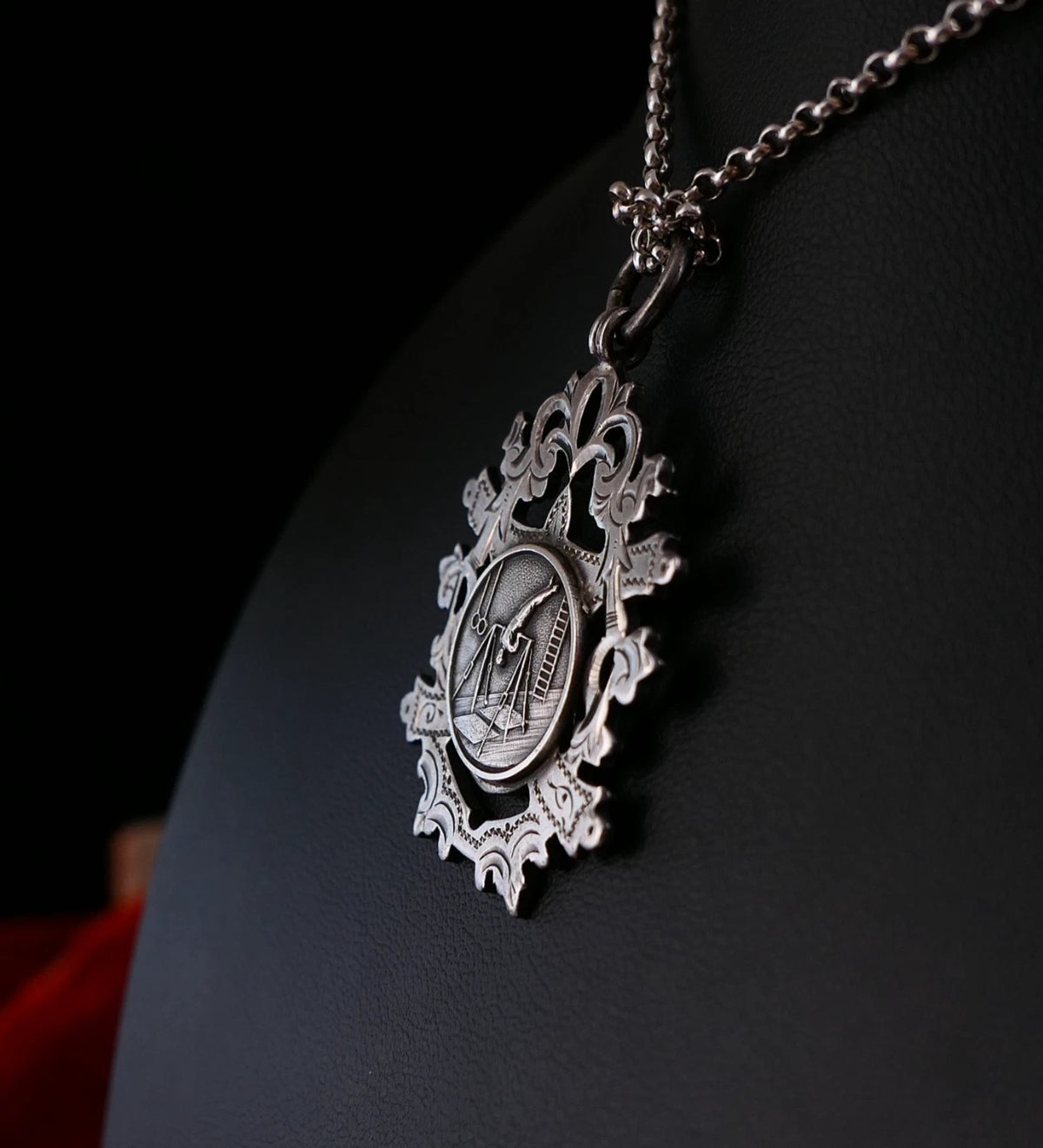 Antiker Anhänger - um 1900 Turner-Anhänger aus mind. 800er Silber punziert „SILVER“ – Turnvereinigung / Turnbewegung