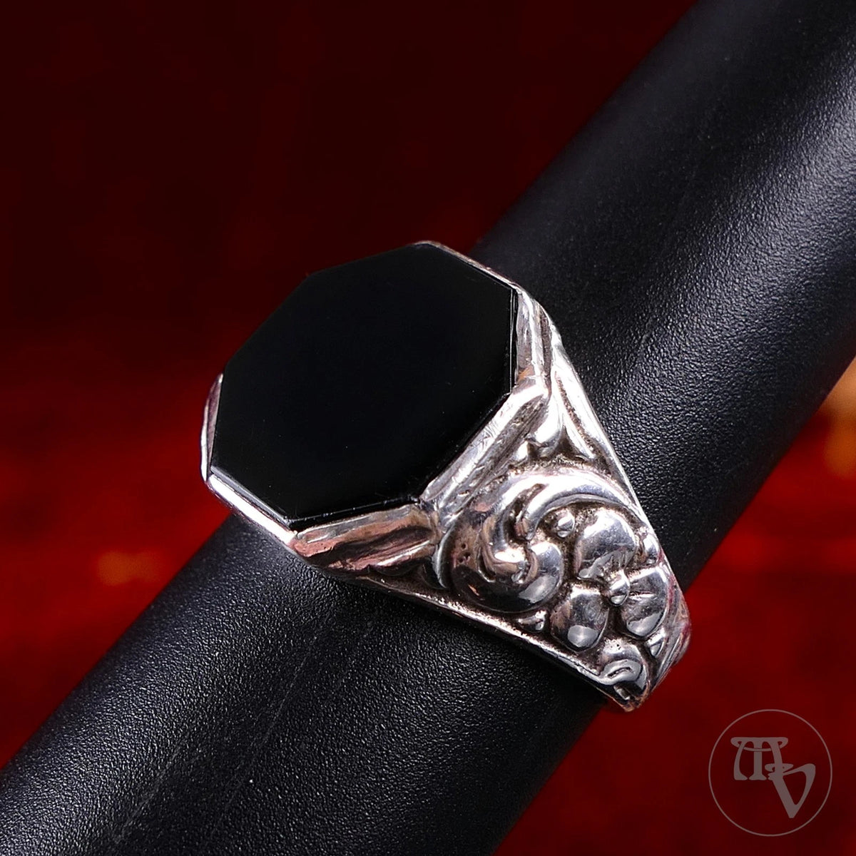 Art Déco Siegelring mit achteckigem Onyx – Silber, Handarbeit RG 60 (19,1 mm Ø)