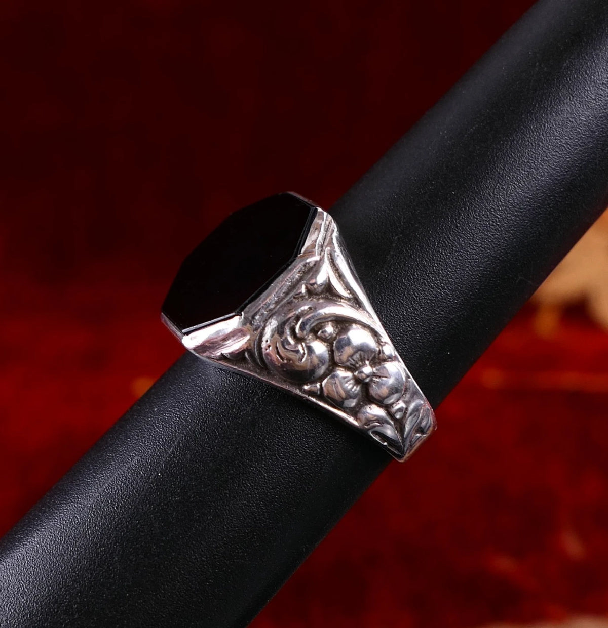 Art Déco Siegelring mit achteckigem Onyx – Silber, Handarbeit RG 60 (19,1 mm Ø)