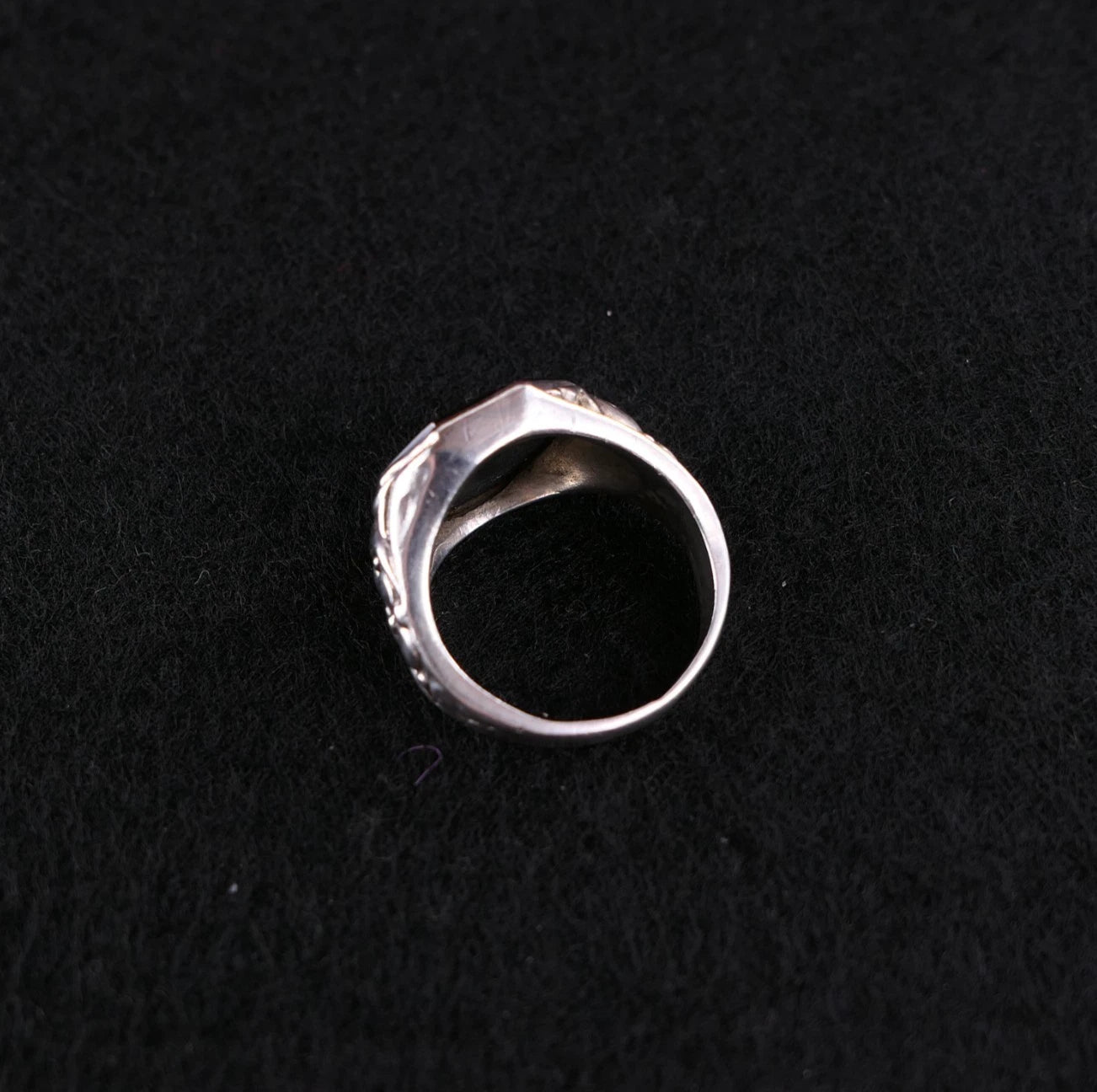 Art Déco Siegelring mit achteckigem Onyx – Silber, Handarbeit RG 60 (19,1 mm Ø)