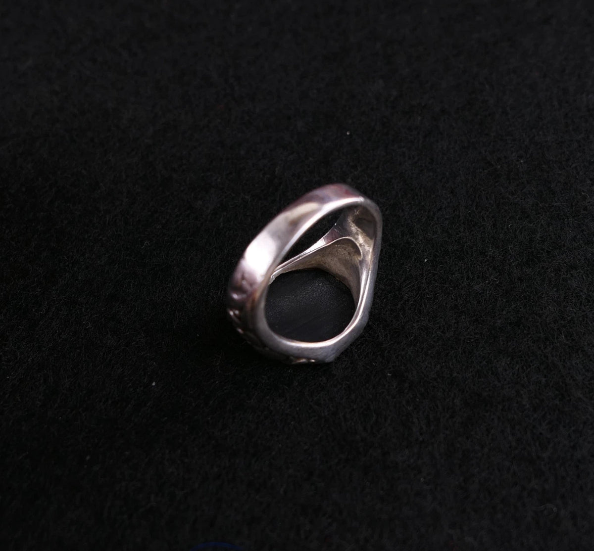 Art Déco Siegelring mit achteckigem Onyx – Silber, Handarbeit RG 60 (19,1 mm Ø)