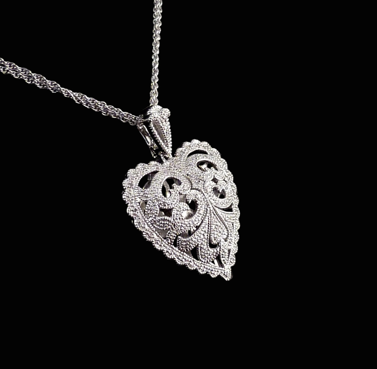 Art Déco Diamonds Herz Anhänger mit 0,20ct Diamanten aus 925 Silber im Art Déco-Stil