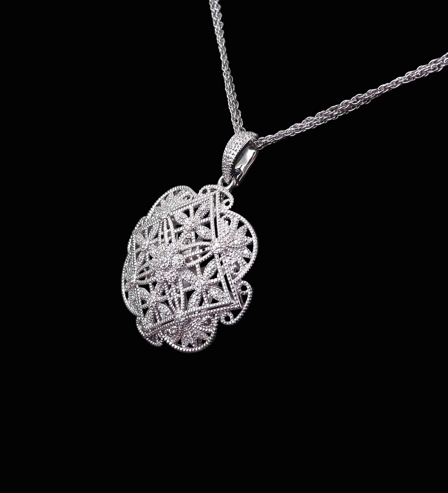 Art Déco Diamonds Anhänger mit 0,20ct Diamanten aus 925 Silber im Art Déco-Stil