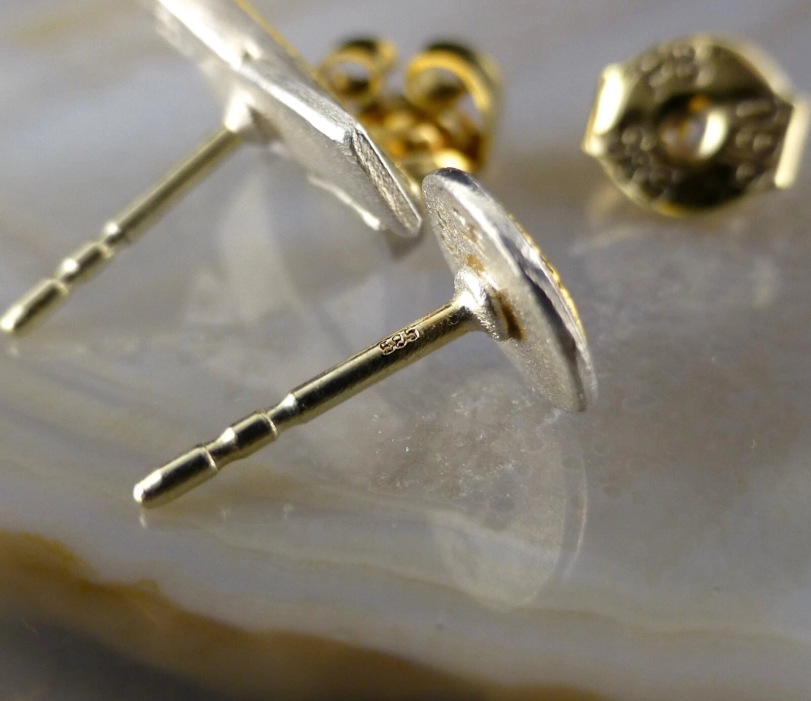 Vintage Ohrschmuck - Designer Ohrstecker aus 925 Silber & 585 Gold - Motiv: XO / X und O Kreis Ohrringe zus. 2,5g