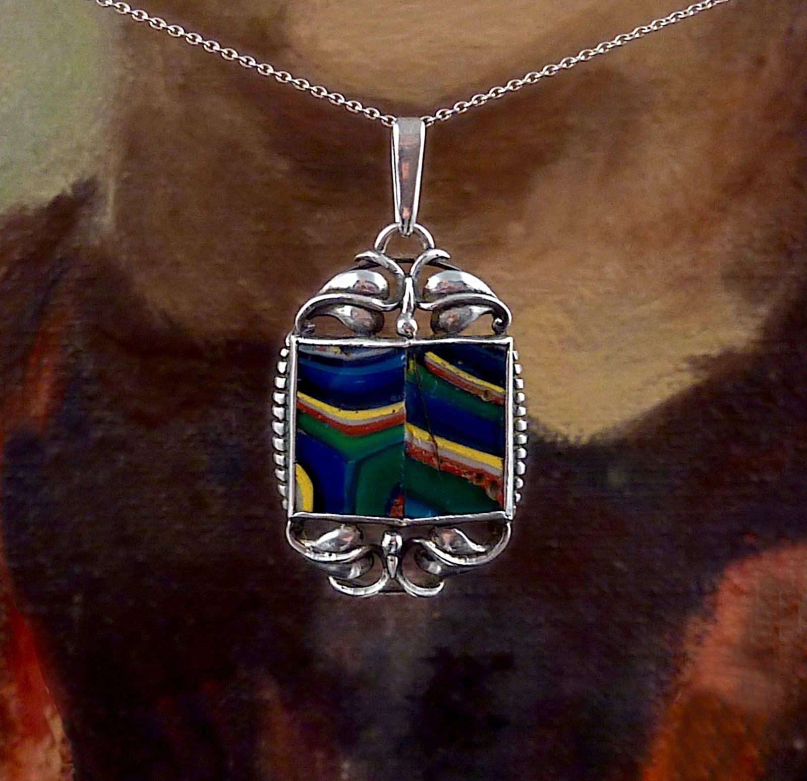 Antiker Anhänger - Jugenstil um 1910 - Floraler Anhänger mit farbigem Glas Mosaik aus mind. 800 Silber