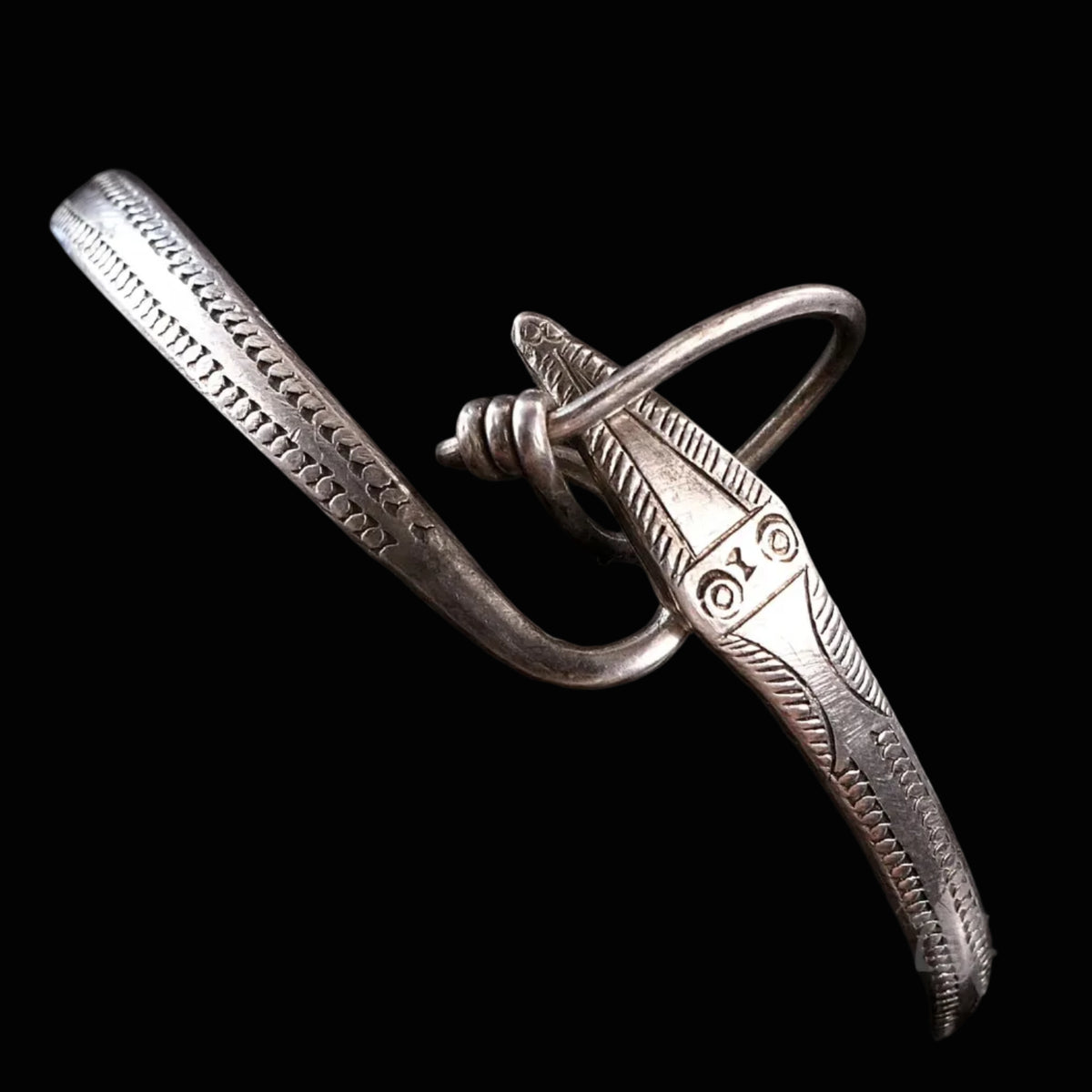Vintage Armreif - Handarbeits Schlangenarmreif aus mind. 800 Silber - Orientalisch Ethno Handarbeit 18cm Alt