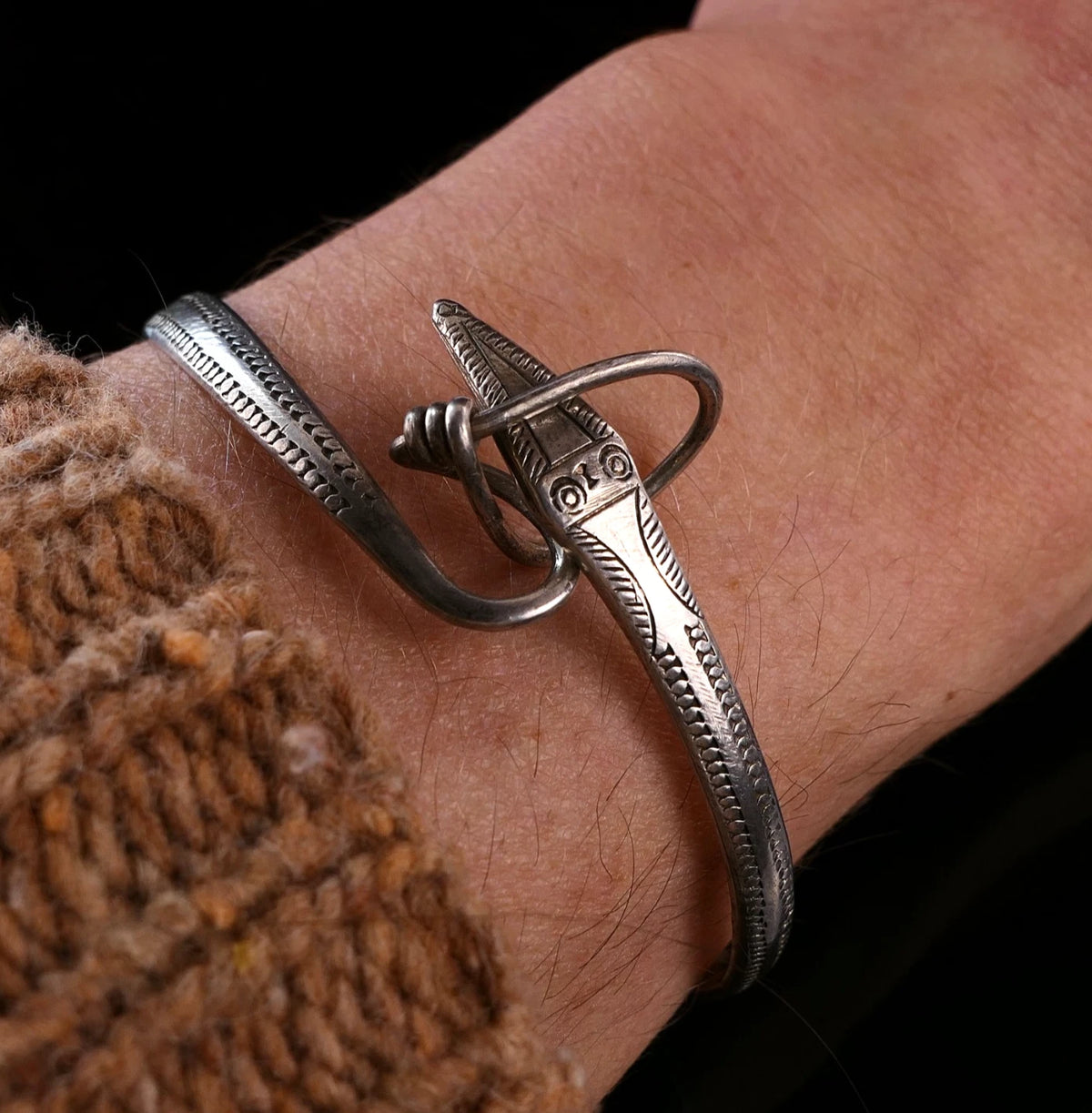 Vintage Armreif - Handarbeits Schlangenarmreif aus mind. 800 Silber - Orientalisch Ethno Handarbeit 18cm Alt