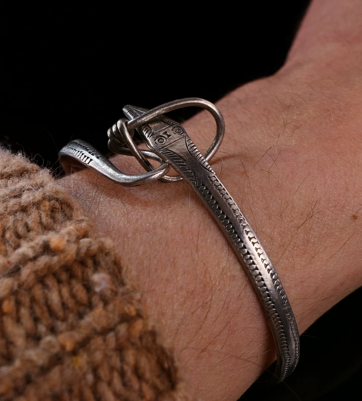 Vintage Armreif - Handarbeits Schlangenarmreif aus mind. 800 Silber - Orientalisch Ethno Handarbeit 18cm Alt