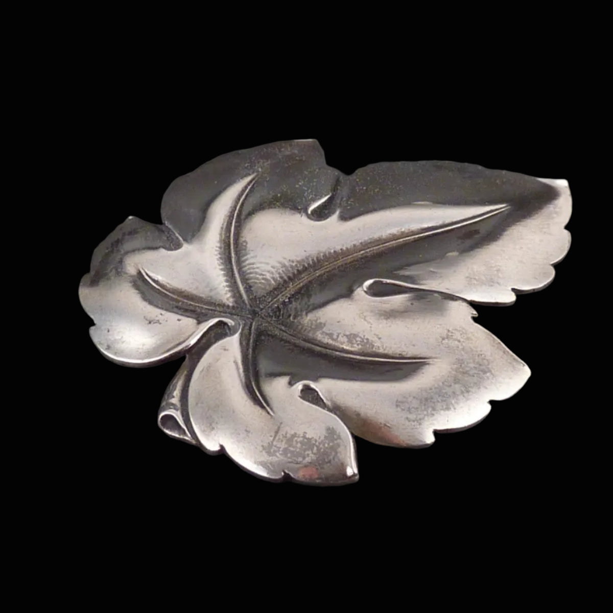 Antike Brosche - Art Déco um 1920 - Große Brosche in Blattform "Efeu" - aus 800 Silber von Lutz & Weiß