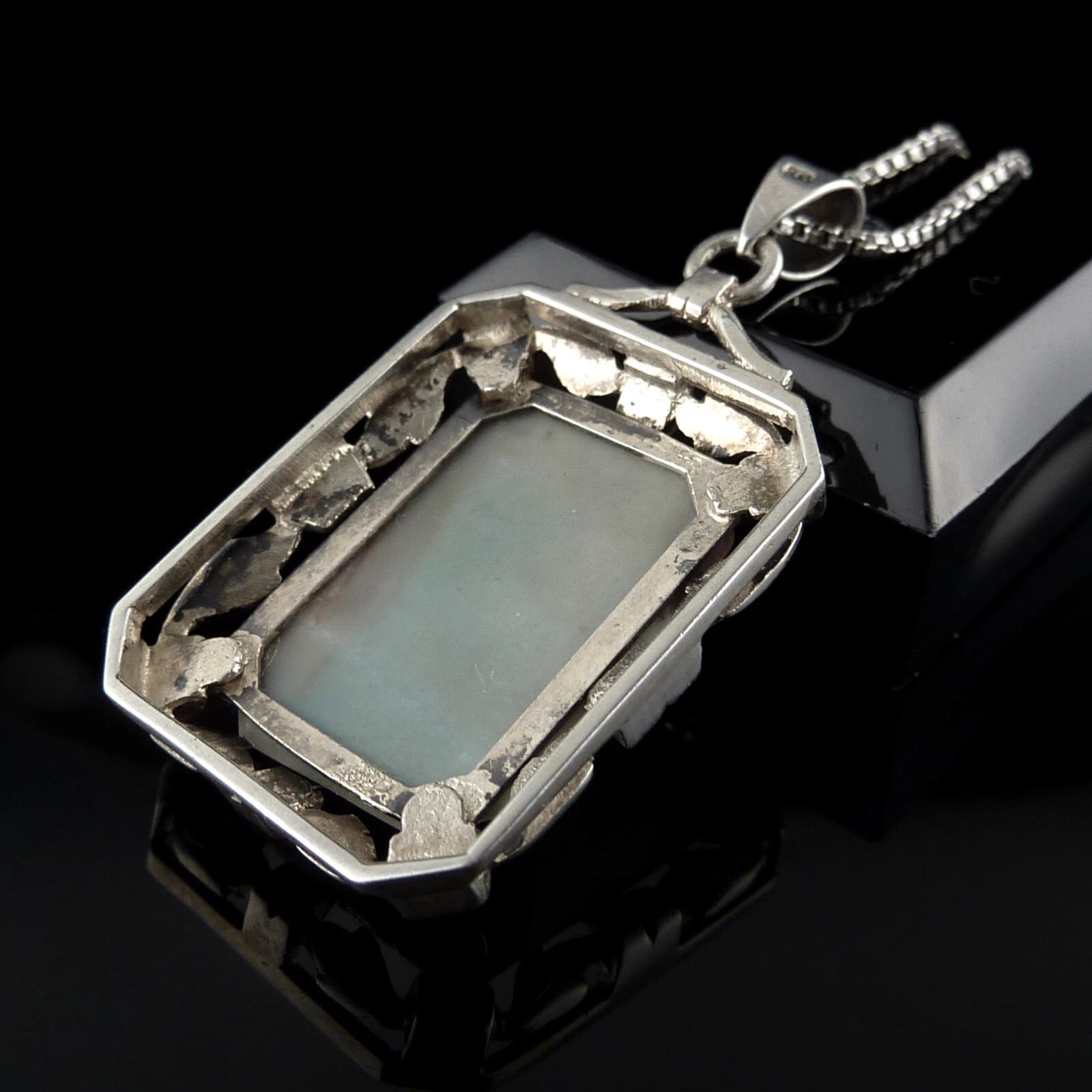 Antiker Anhänger - Art Déco um 1930 mit großem Speckstein / florale Fassung aus 835 Silber