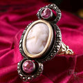 Antiker Ring - Frankreich Jugenstil ~1920 Ring mit Kamee, Markasiten und Rubinfarbenem Glas aus 18kt Gold & Silber