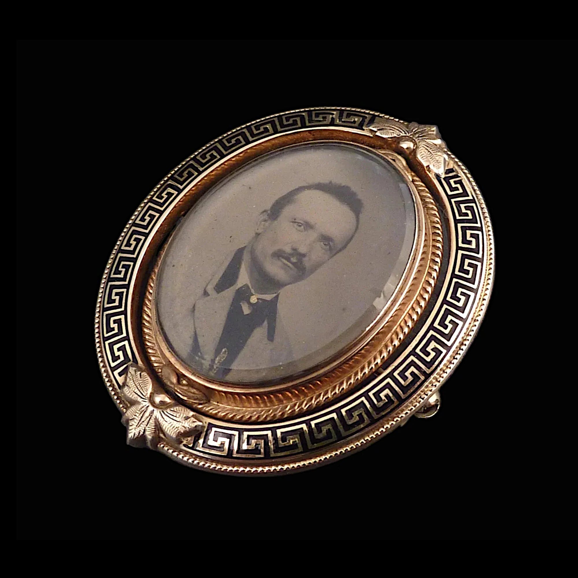 Antikes Medaillon um 1880 aus 14kt 585er Gelbgold Biedermeier Medaillon Brosche mit drehbarem Mittelteil