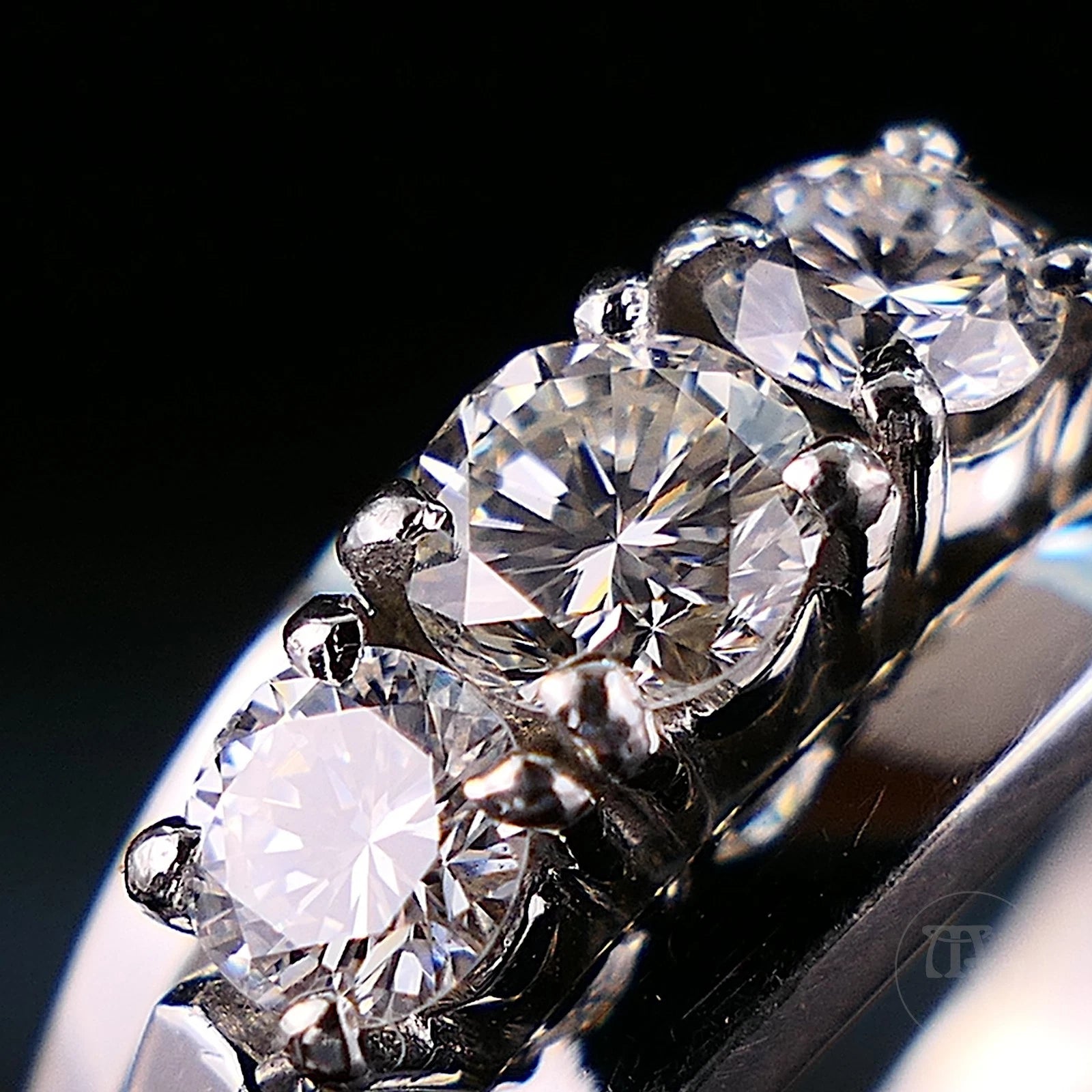 0,60ct Diamanten Goldring Diamantring aus 14kt 585er Weißgold mit 3 Brillanten RG 53 (16,8mm)