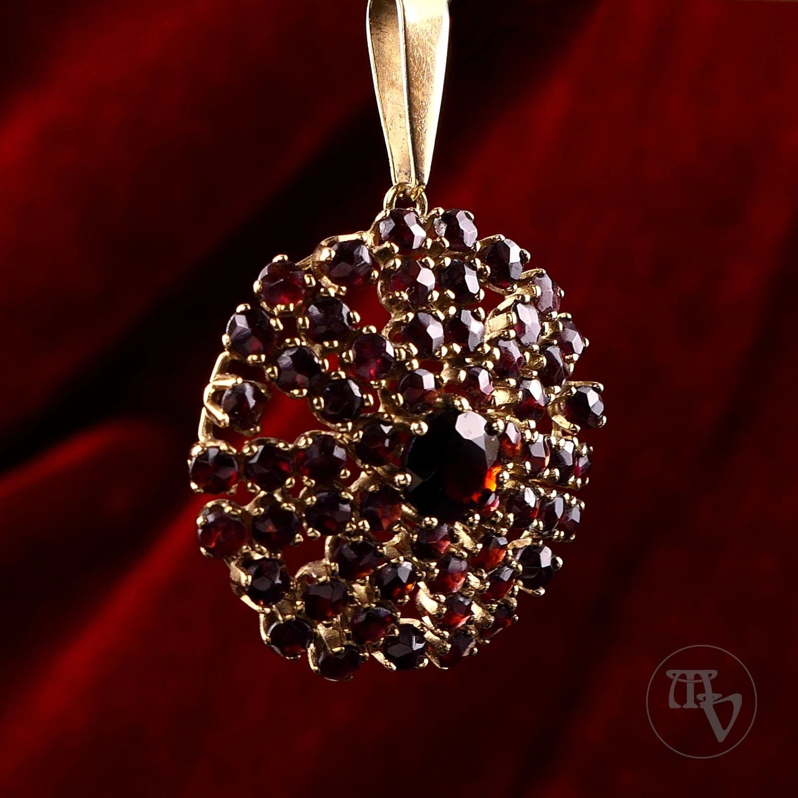 Großer Granat-Anhänger Ø3,0cm aus 333er 8kt Gelbgold | 8,7 g | Vintage Schmuck